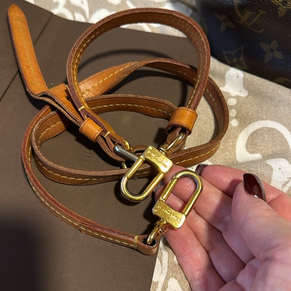 Louis Vuitton bag - Picture 8 of 9